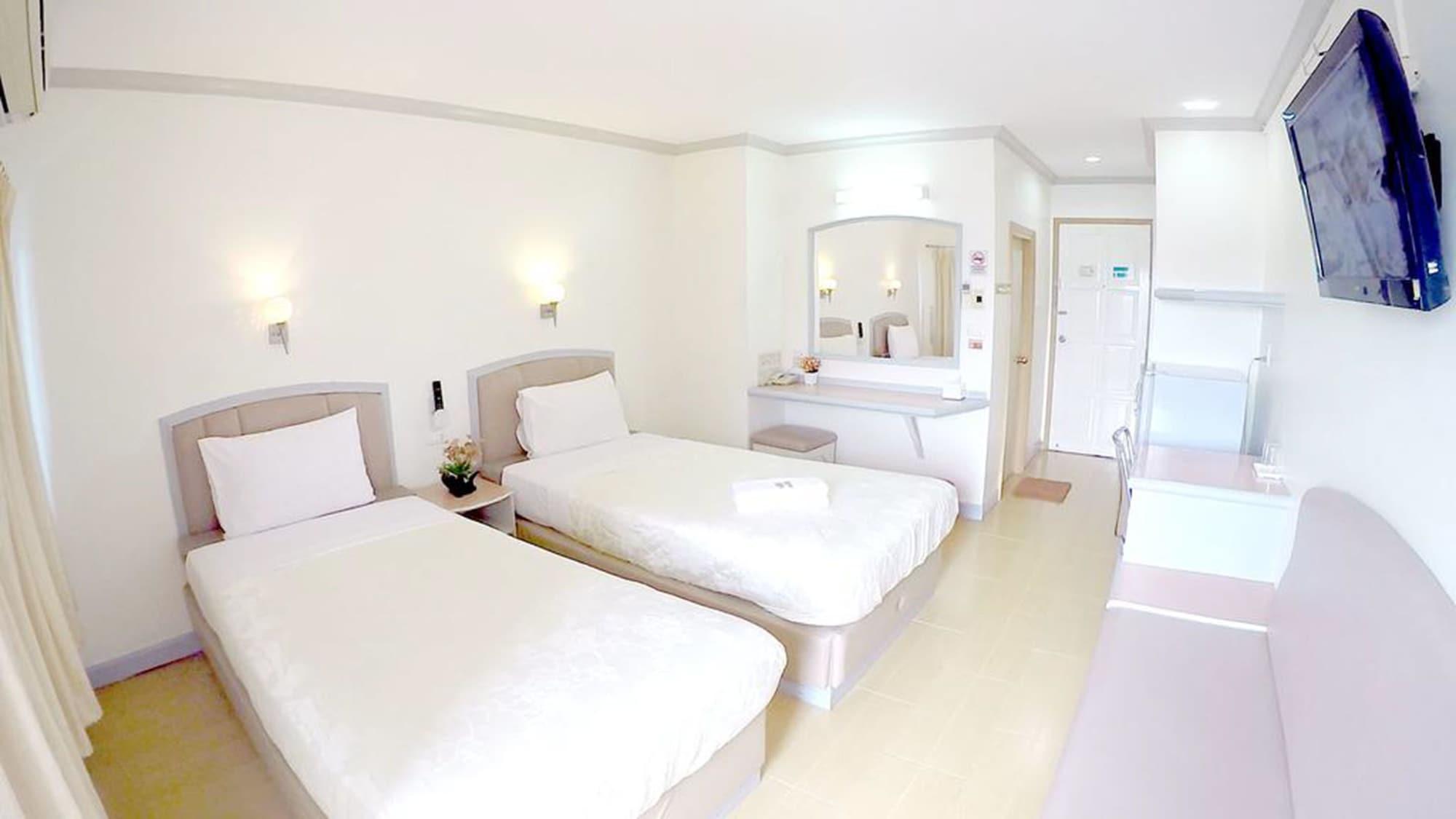 P.A. Place Hotel Nakhon Sawan Exterior photo
