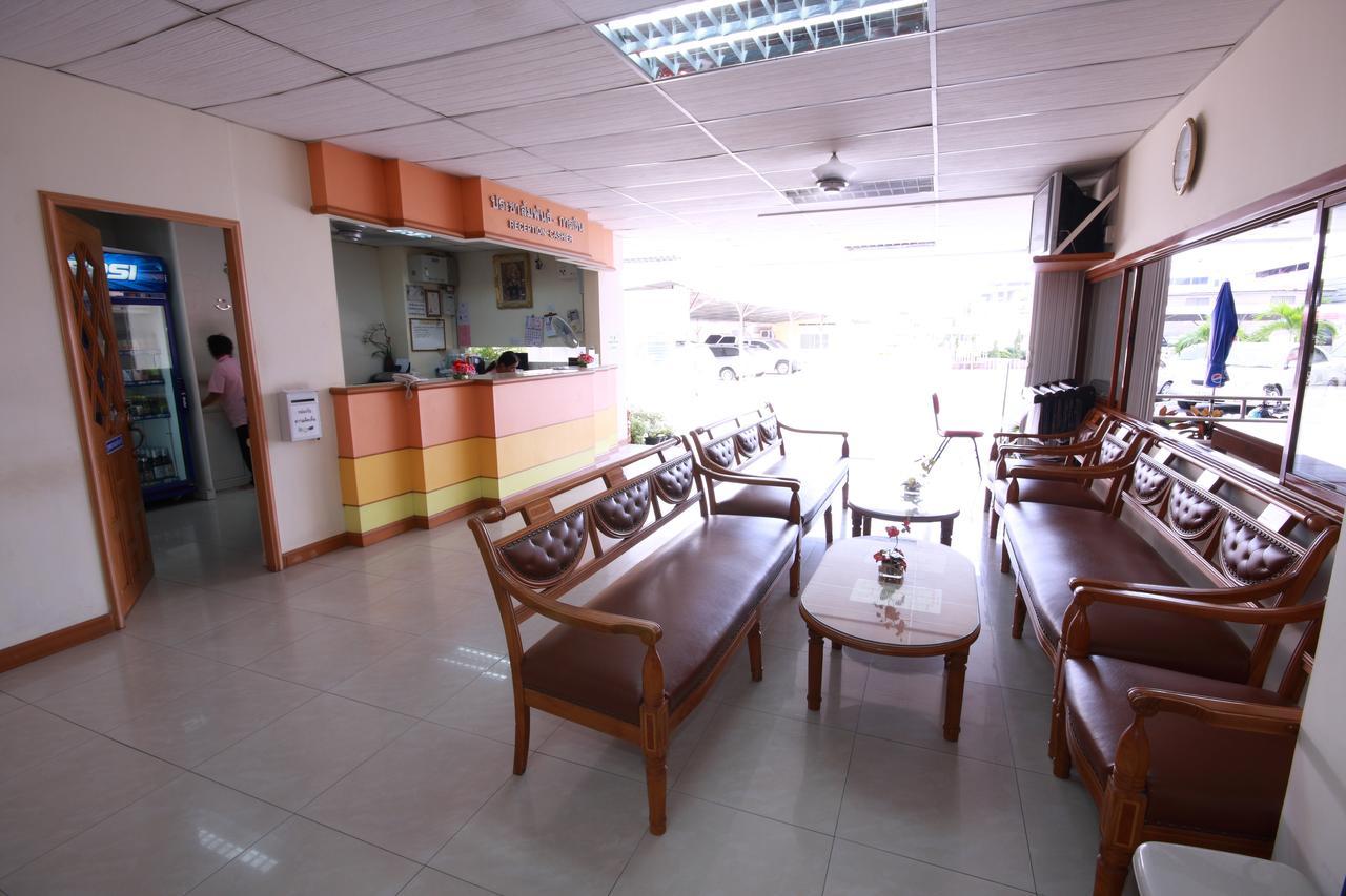 P.A. Place Hotel Nakhon Sawan Exterior photo