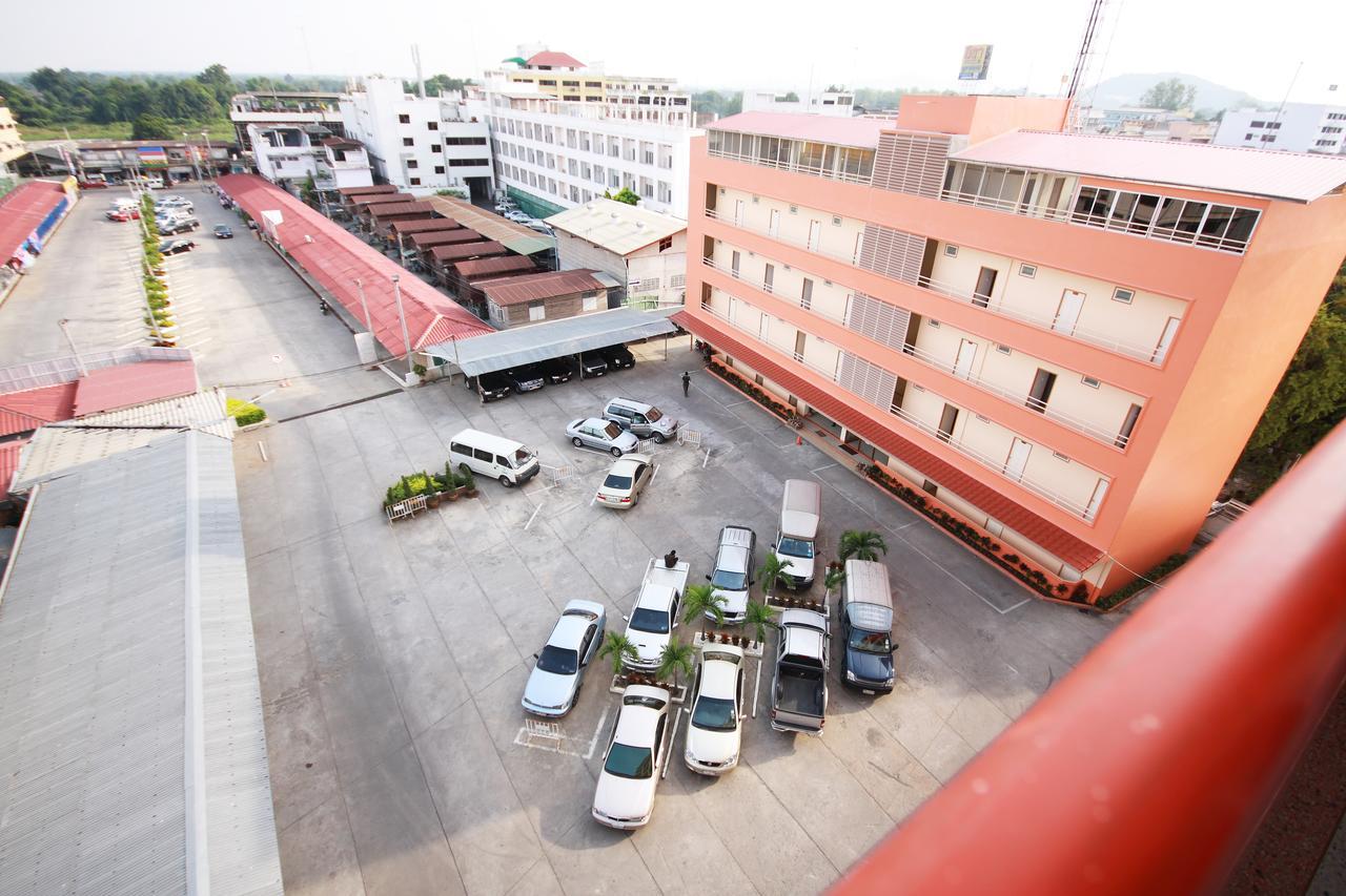 P.A. Place Hotel Nakhon Sawan Exterior photo