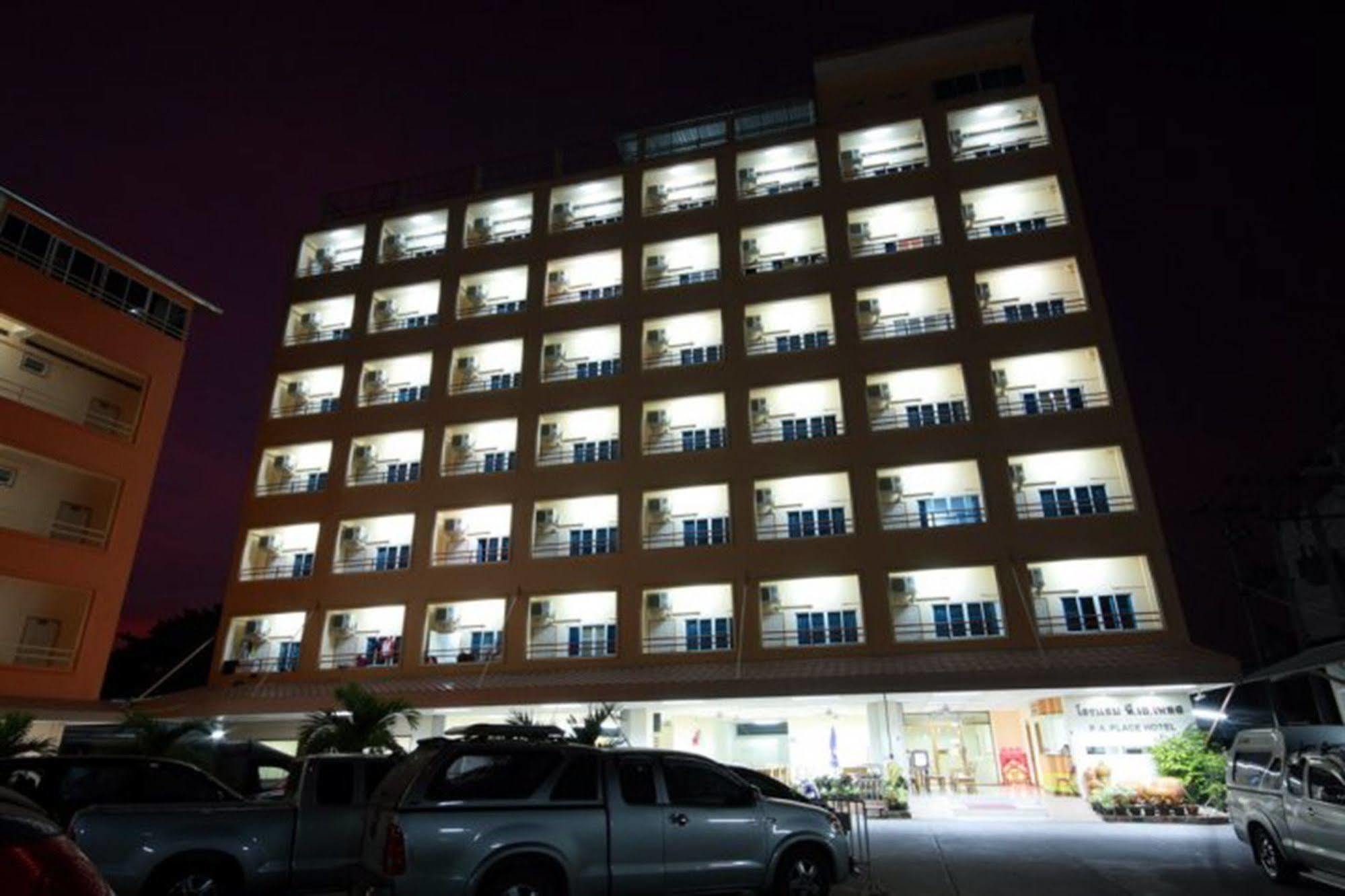 P.A. Place Hotel Nakhon Sawan Exterior photo